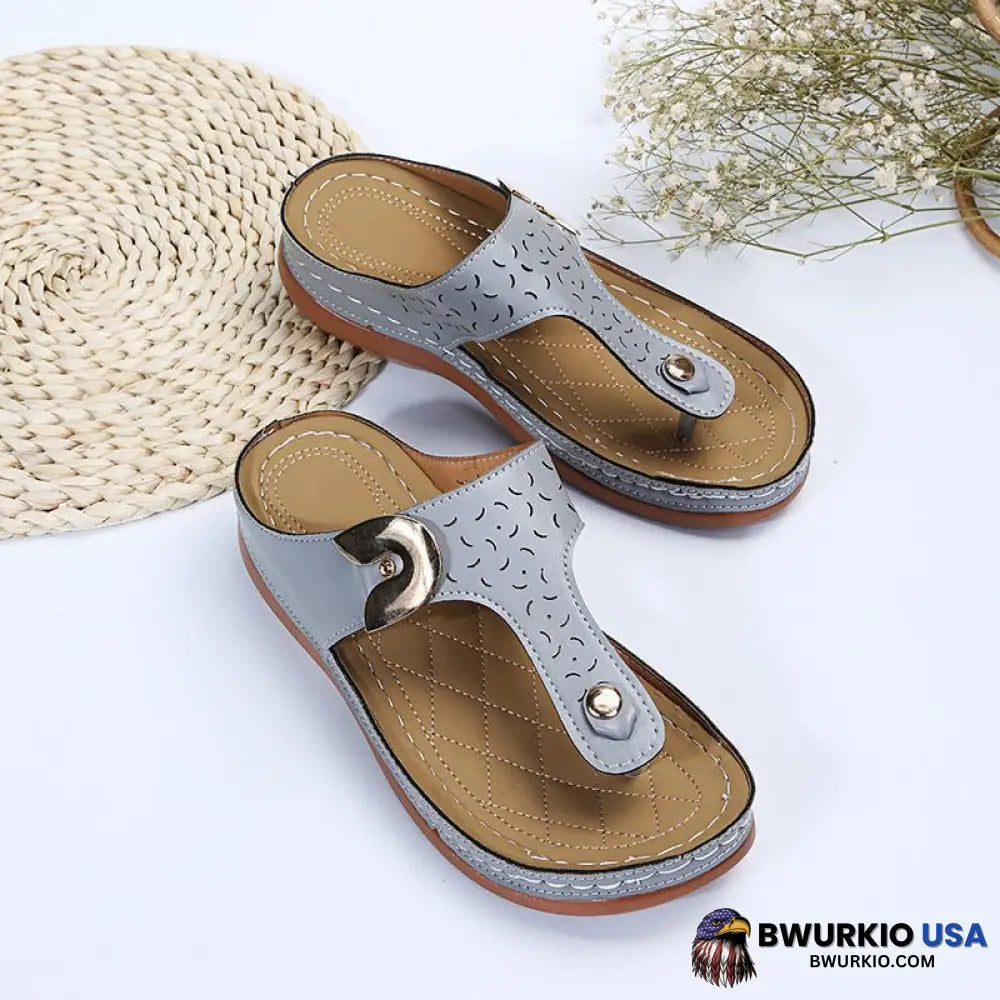 2023 Summer New Women Metal Decor Feature Pattern Wedge Flip Flop