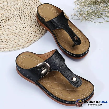 2023 Summer New Women Metal Decor Feature Pattern Wedge Flip Flop